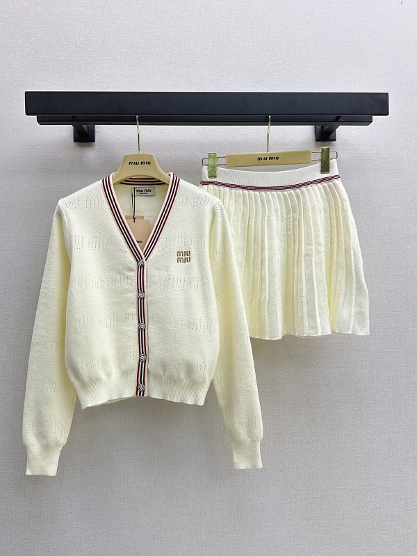 Sweater from Scarlettluxury