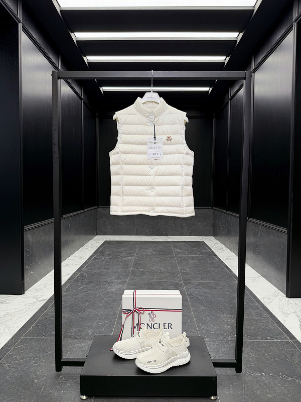 Moncler shopping bag
