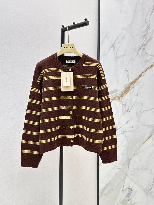 Sweater from Scarlettluxury