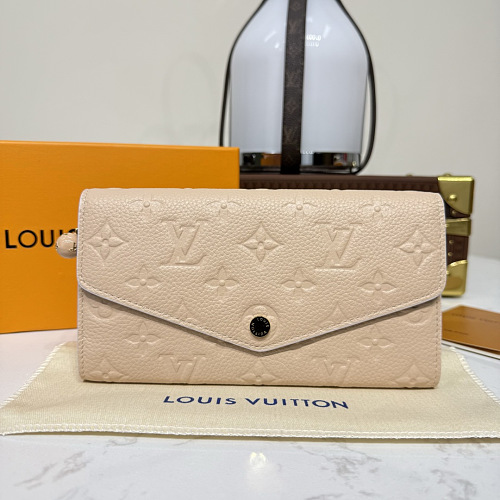 Wallet from Scarlettluxury