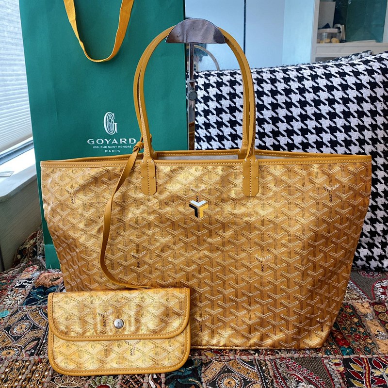 Shopping bag from Scarlettluxury