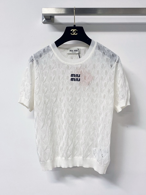Tee from Scarlettluxury