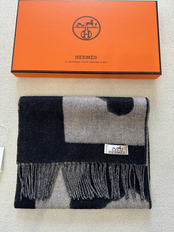Scarf from Scarlettluxury