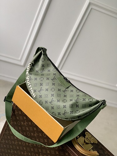 Louis Vuitton crossbody bag
