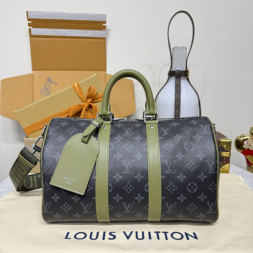 Travel bag from Scarlettluxury