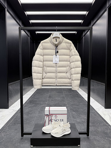 Shopping bag from Scarlettluxury