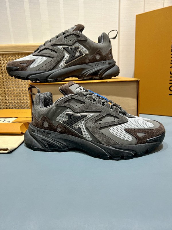 Louis Vuitton Trainer YJ5 - 1