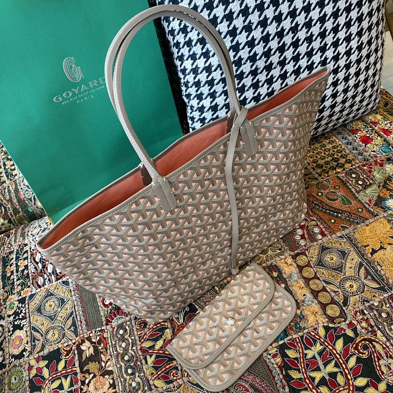 Goyard tote bag