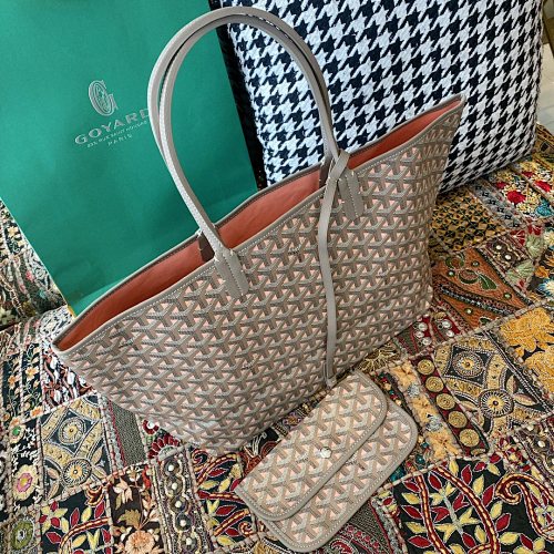 Goyard tote bag