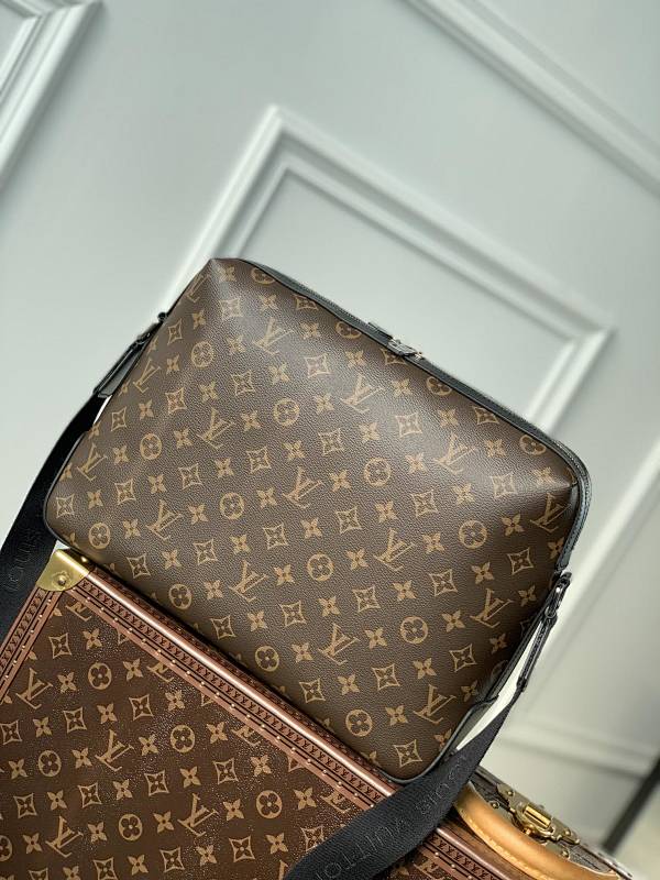 Louis Vuitton crossbody bag