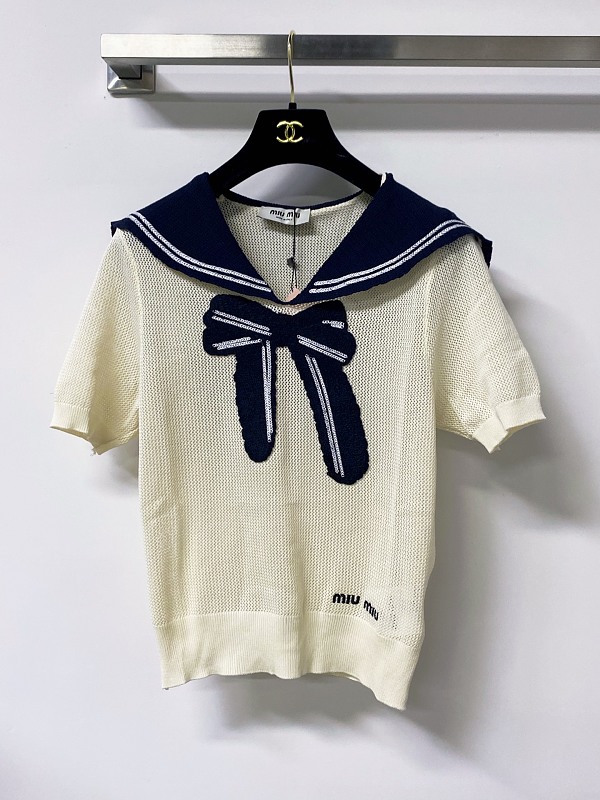 Tee from Scarlettluxury