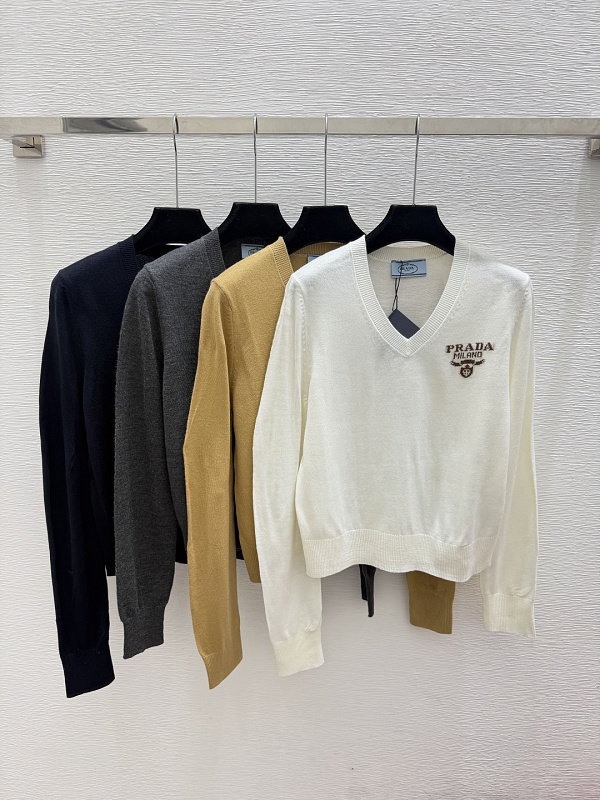Sweater from Scarlettluxury