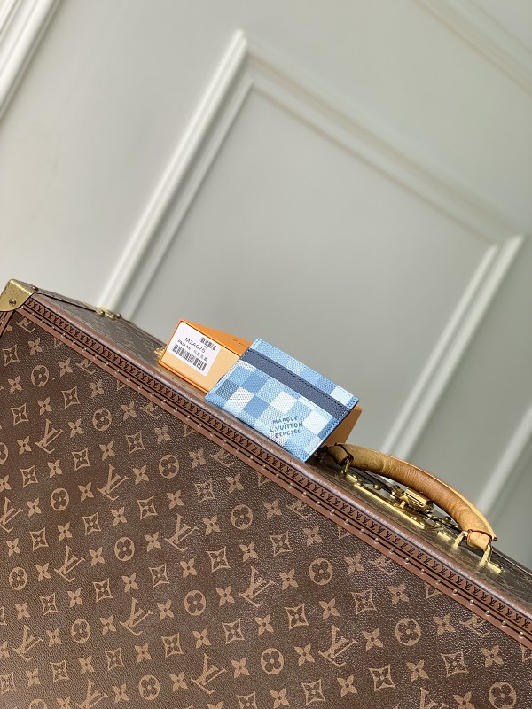 Card holder from Scarlettluxury