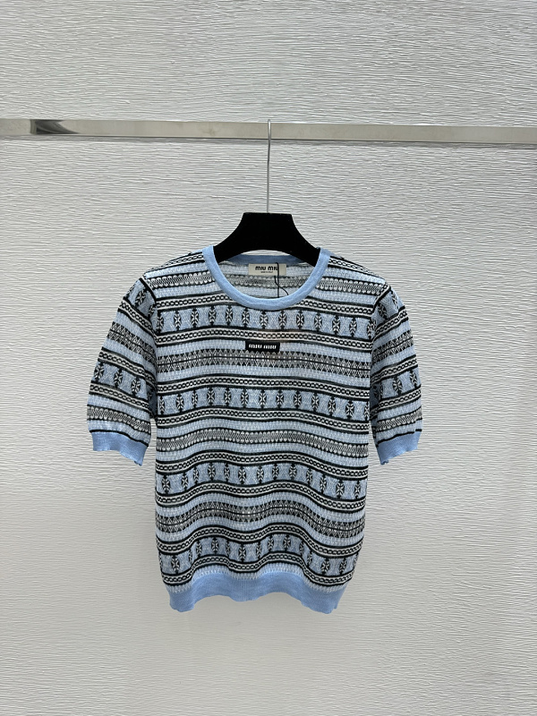 Sweater from Scarlettluxury