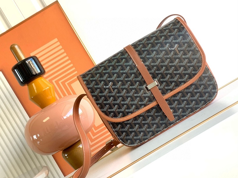 Messenger bag from Scarlettluxury