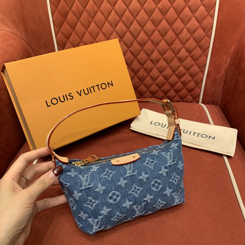 Louis Vuitton card holder