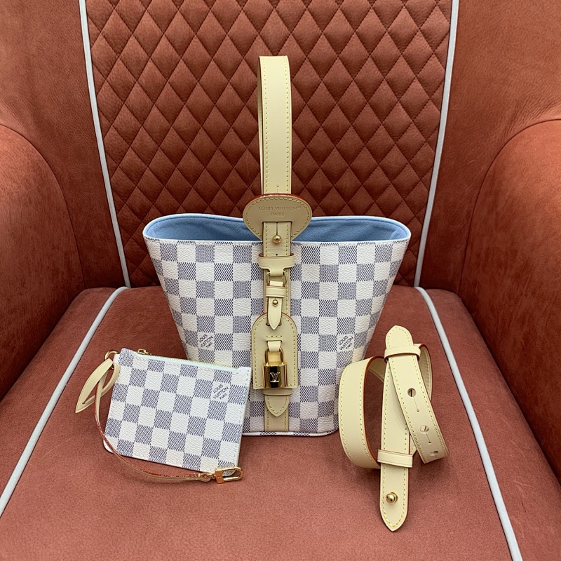 Travel bag from Scarlettluxury