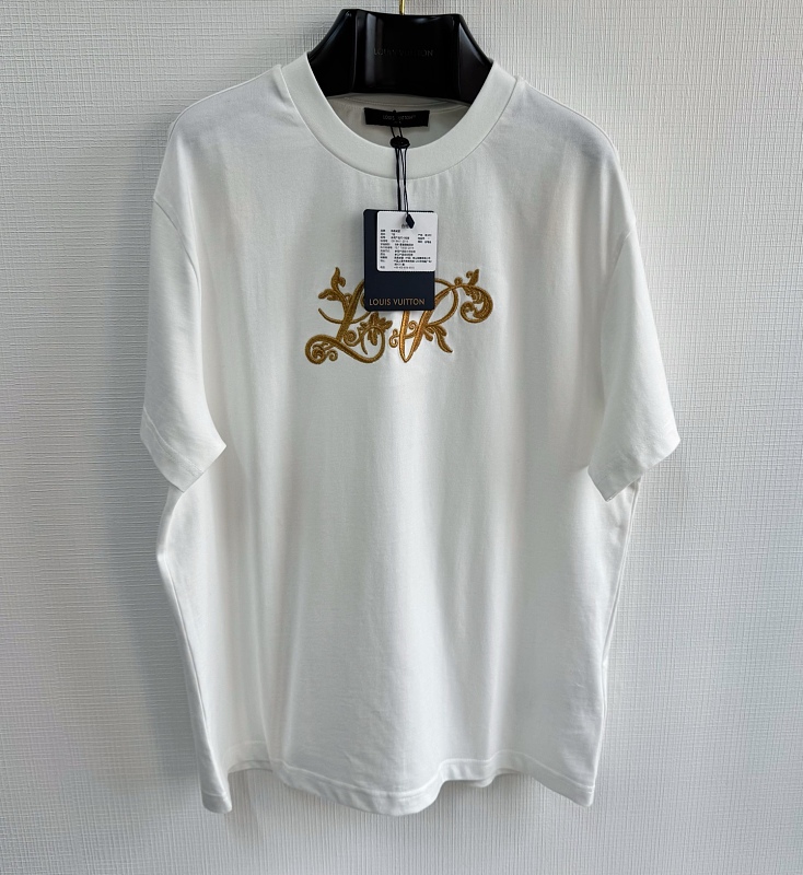 Tee from Scarlettluxury