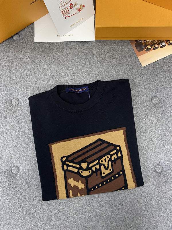 Tee from Scarlettluxury