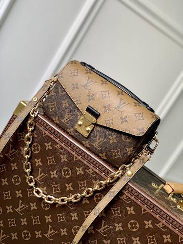Louis Vuitton messenger bag