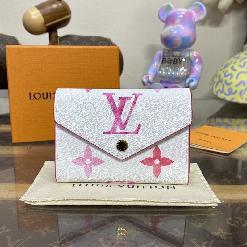 Louis Vuitton Monogram Reverse Size 12 X 9.5 X 1.5cm