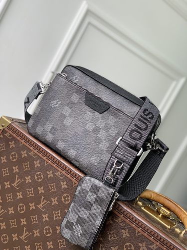 Messenger bag from Scarlettluxury