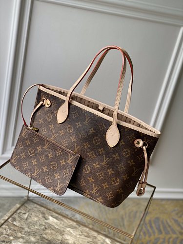 Shopping bag from Scarlettluxury