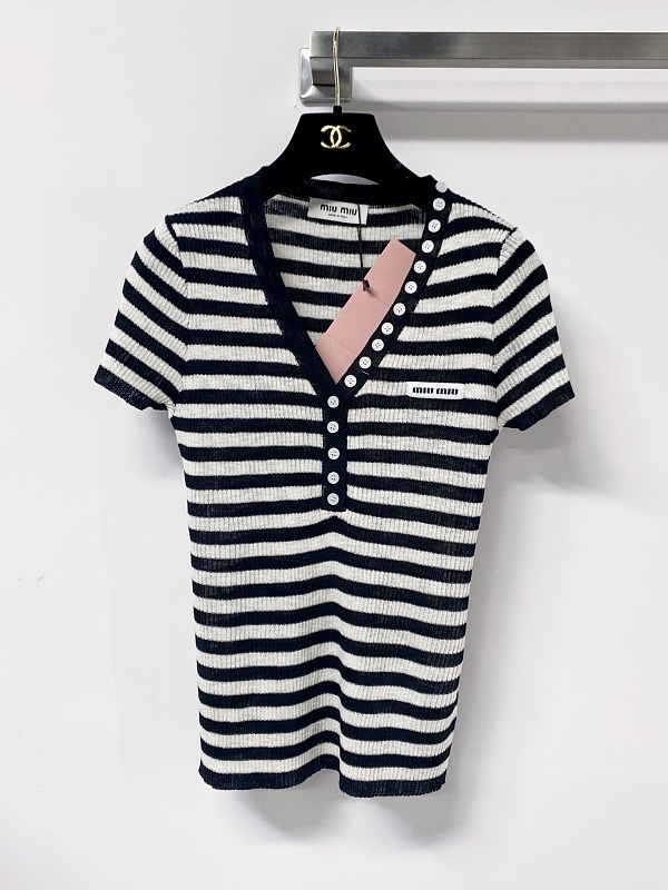 Tee from Scarlettluxury
