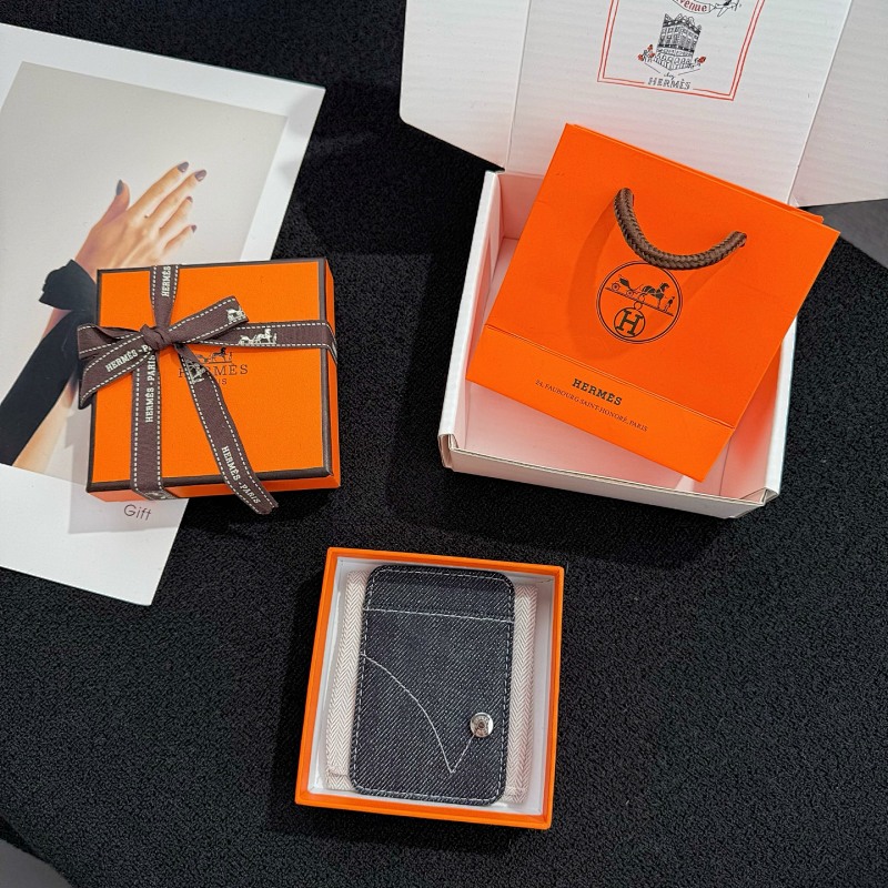Card holder from Scarlettluxury
