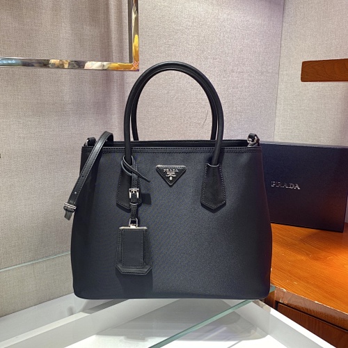 Shopping bag from Scarlettluxury