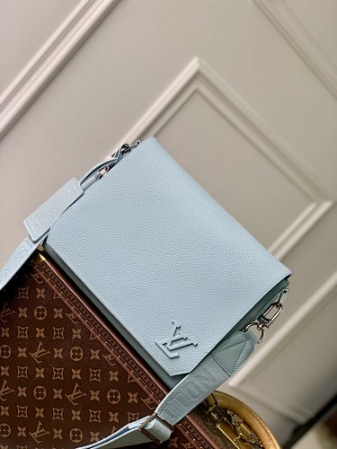 Louis Vuitton messenger bag