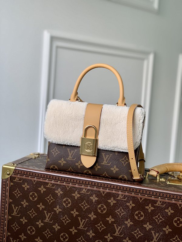 Louis Vuitton crossbody bag