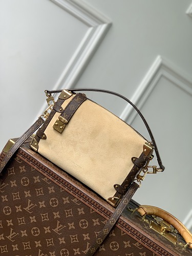 Louis Vuitton crossbody bag