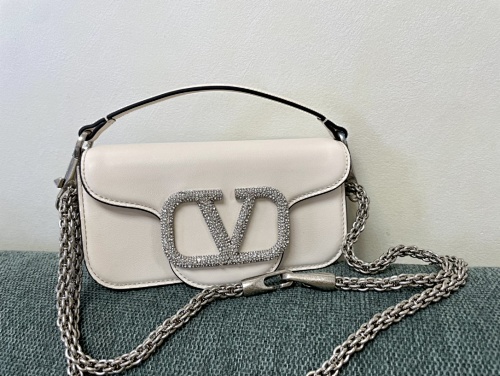 Valentino VLogo Signature