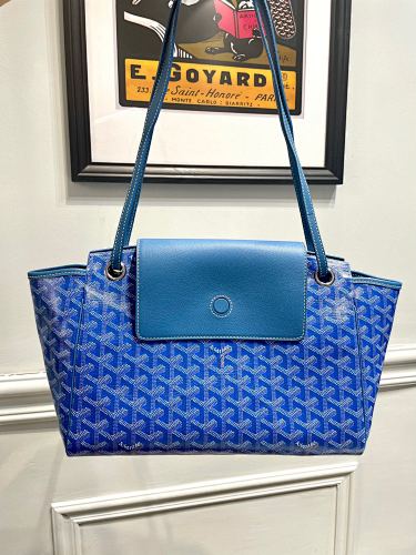 Goyard bag