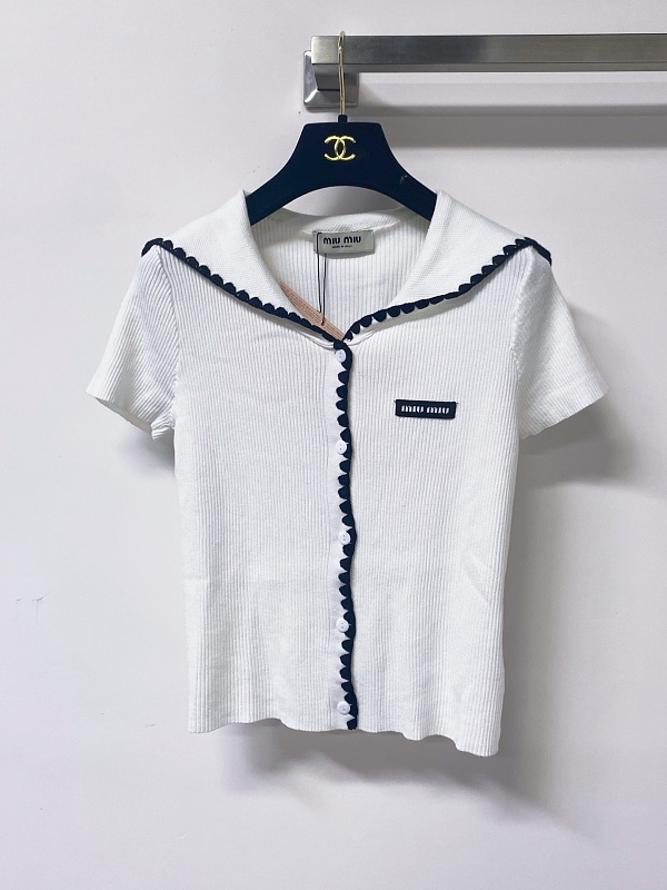 Tee from Scarlettluxury