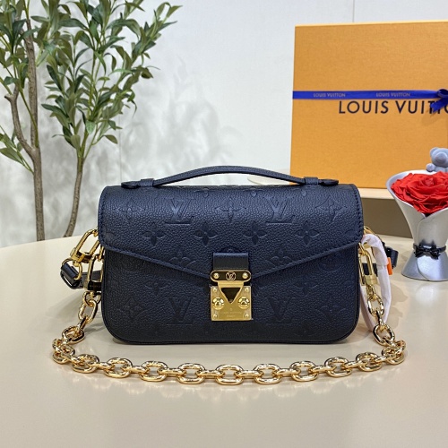 Messenger bag from Scarlettluxury