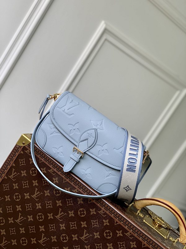 Louis Vuitton crossbody bag