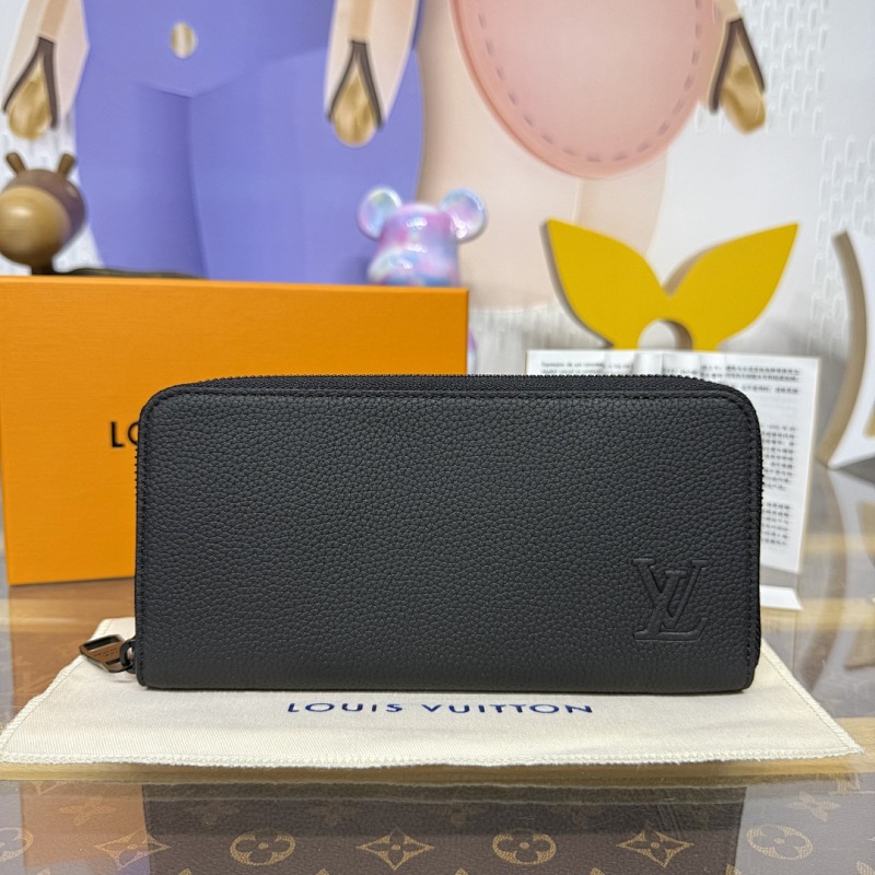 Wallet from Scarlettluxury