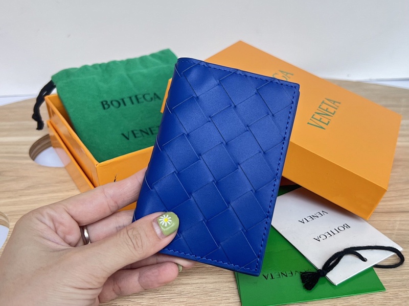 Card holder from Scarlettluxury