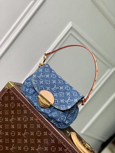Louis Vuitton jeans