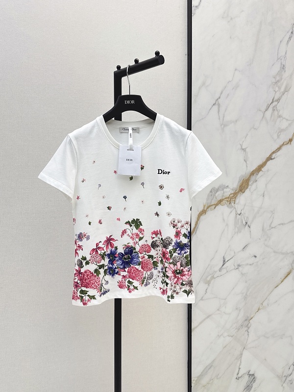 Tee from Scarlettluxury