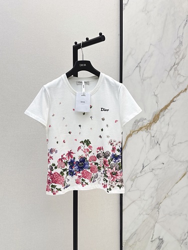 Tee from Scarlettluxury