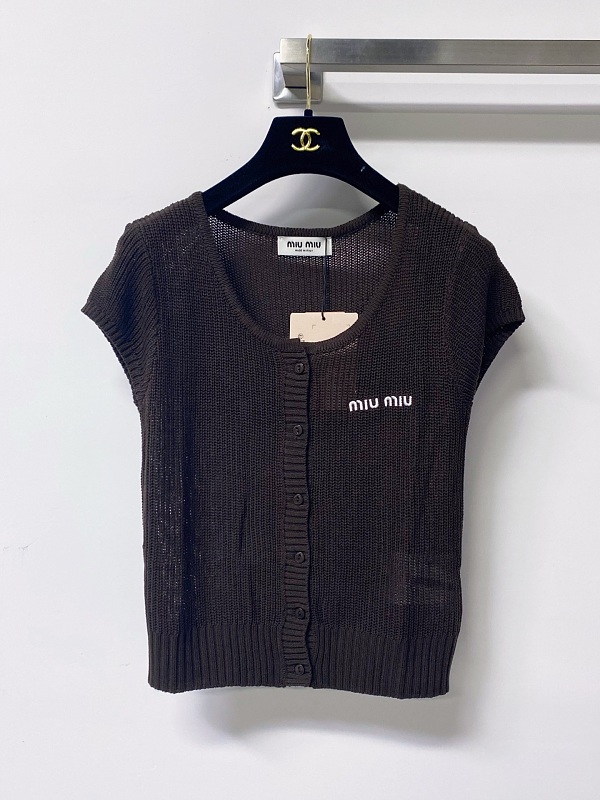 Tee from Scarlettluxury
