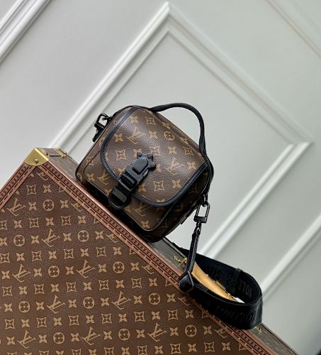 Louis Vuitton messenger bag