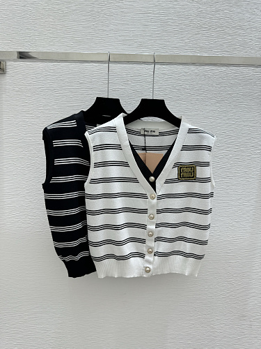 Sweater from Scarlettluxury