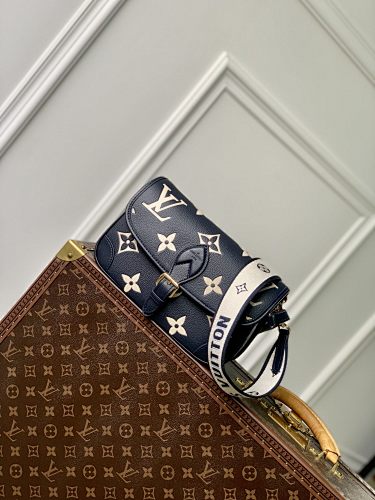 Louis Vuitton crossbody bag