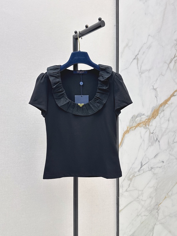 Tee from Scarlettluxury