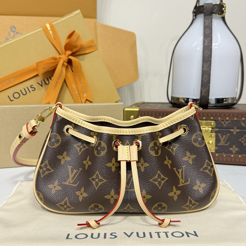 Louis Vuitton crossbody bag