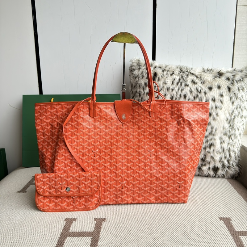 Shopping bag from Scarlettluxury